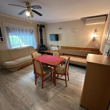 Rusalka Nad Jeziorem Feriehus *